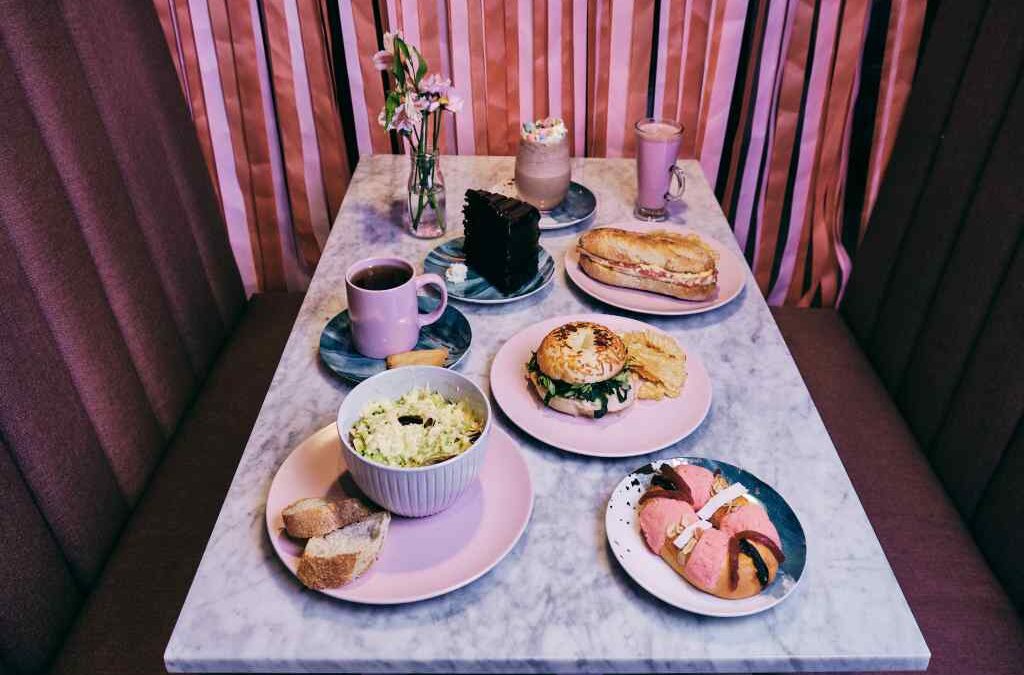 ¿Tu cafetería tiene redes… o solo una cuenta abandonada?